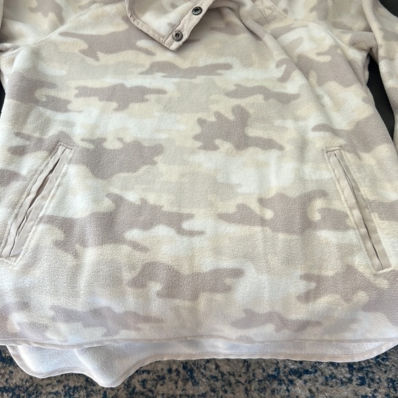 Womens pull over sweater size Large - Picture 4 of 7